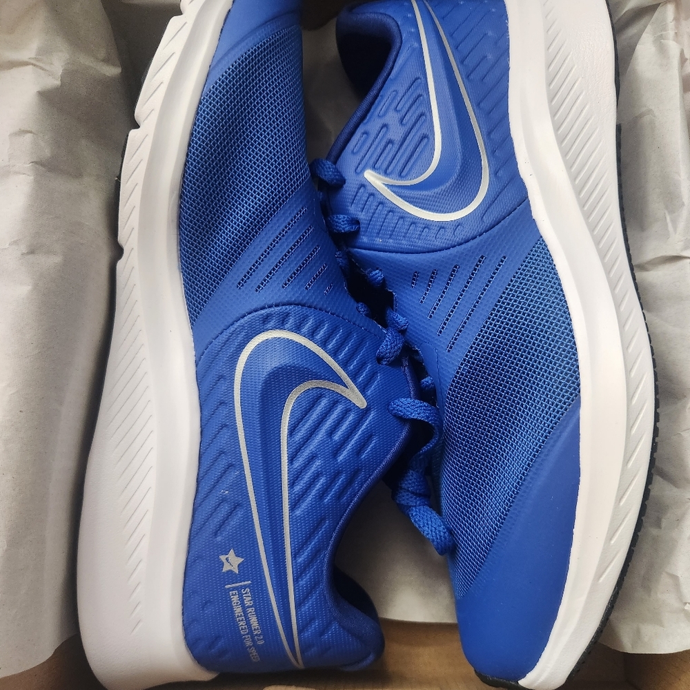 Nike Shoes Star Runner 2 for men size 7y